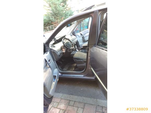Sahibinden Renault Scenic 2 1.6 Dynamique 2005 Model