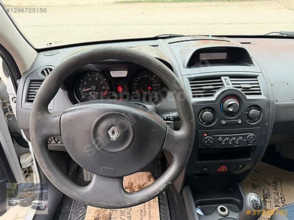 DURMUŞLAR 2010 MEGANE II AUTHENTİQUE 1.6 BENZİN BOYASIZ