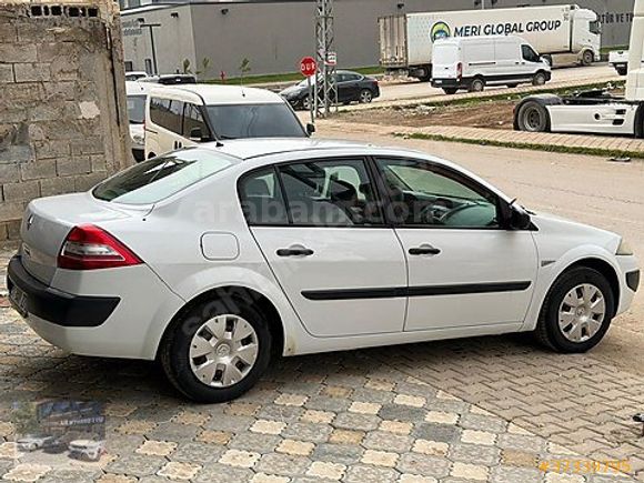 DURMUŞLAR 2010 MEGANE II AUTHENTİQUE 1.6 BENZİN BOYASIZ