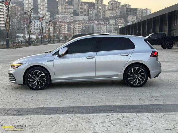 ÇAĞAN'DAN 2023 GOLF 1.5 eTSI 150HP STYLE CAM TAVAN 37.000KM