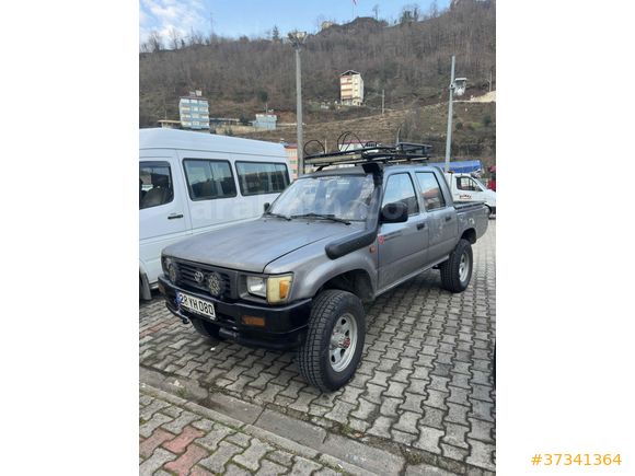 4x4 Toyota Hilux 2.4 D 1997 Model 
