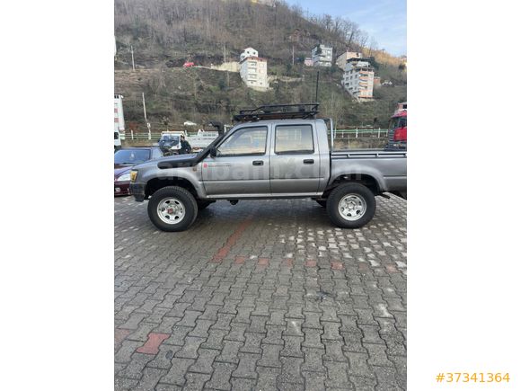 4x4 Toyota Hilux 2.4 D 1997 Model 