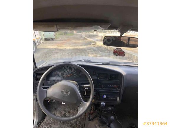 4x4 Toyota Hilux 2.4 D 1997 Model 