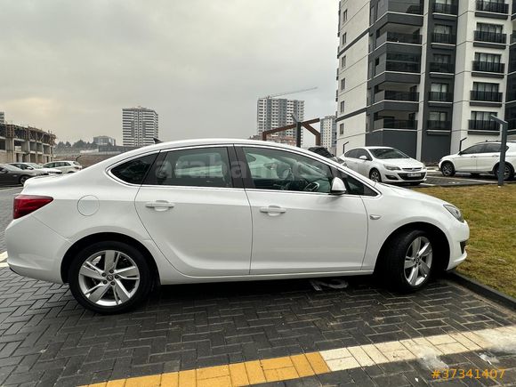 SAHİBİNDEN OTOMATİK Opel Astra 1.4 T Sport 2015 Model