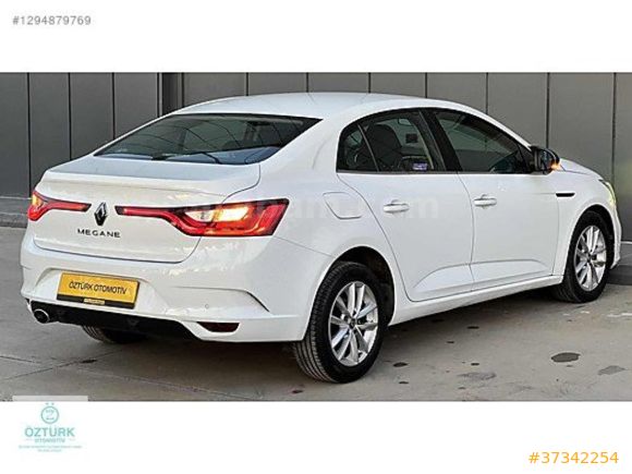 ÖZTÜRK'den MEGANE 1.5 DCİ TOUCH OTOMATİK DÜŞÜK Km'de