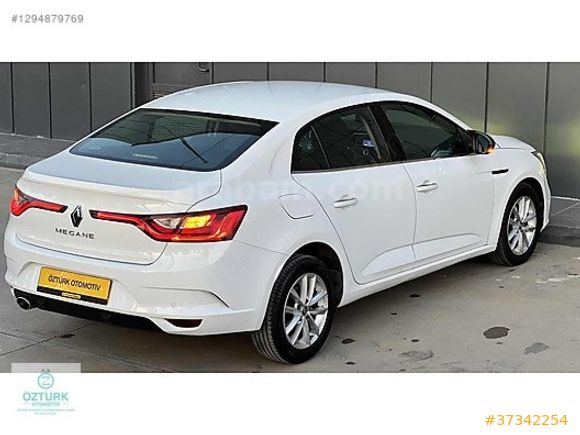 ÖZTÜRK'den MEGANE 1.5 DCİ TOUCH OTOMATİK DÜŞÜK Km'de