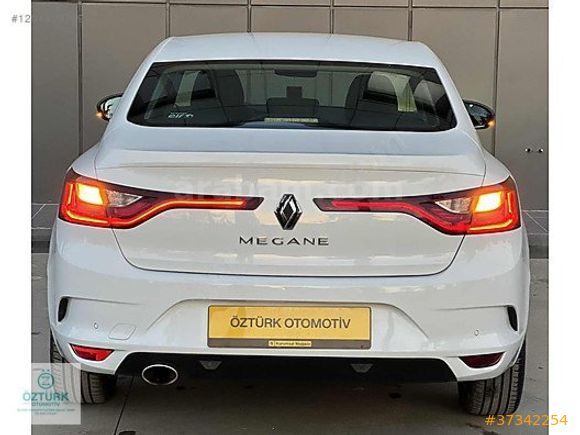 ÖZTÜRK'den MEGANE 1.5 DCİ TOUCH OTOMATİK DÜŞÜK Km'de