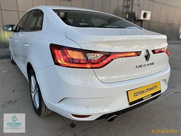 ÖZTÜRK'den MEGANE 1.5 DCİ TOUCH OTOMATİK DÜŞÜK Km'de