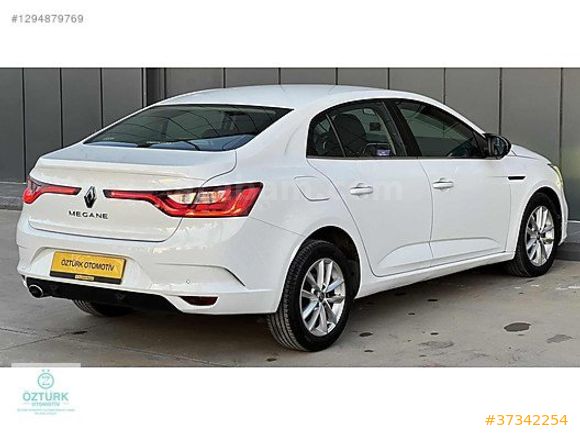 ÖZTÜRK'den MEGANE 1.5 DCİ TOUCH OTOMATİK DÜŞÜK Km'de