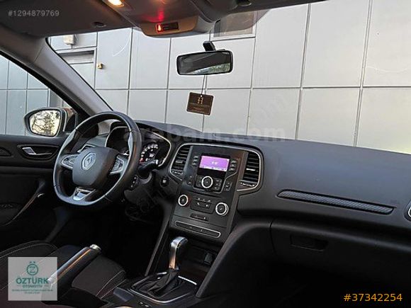 ÖZTÜRK'den MEGANE 1.5 DCİ TOUCH OTOMATİK DÜŞÜK Km'de