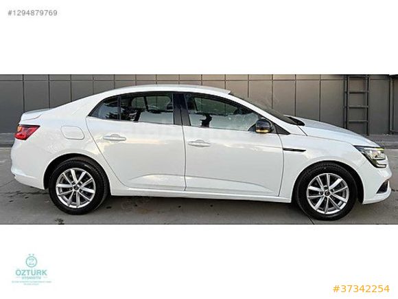 ÖZTÜRK'den MEGANE 1.5 DCİ TOUCH OTOMATİK DÜŞÜK Km'de