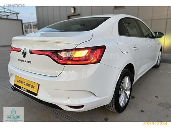ÖZTÜRK'den MEGANE 1.5 DCİ TOUCH OTOMATİK DÜŞÜK Km'de