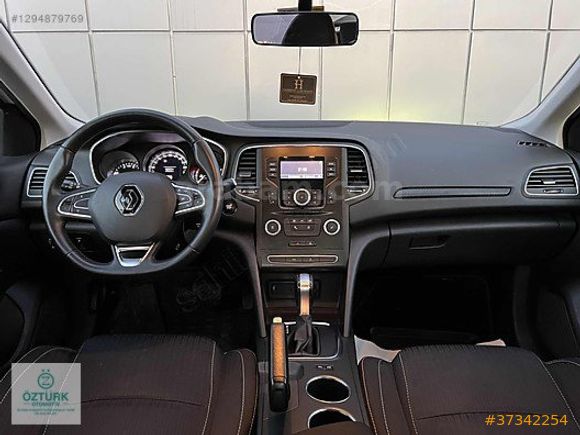 ÖZTÜRK'den MEGANE 1.5 DCİ TOUCH OTOMATİK DÜŞÜK Km'de