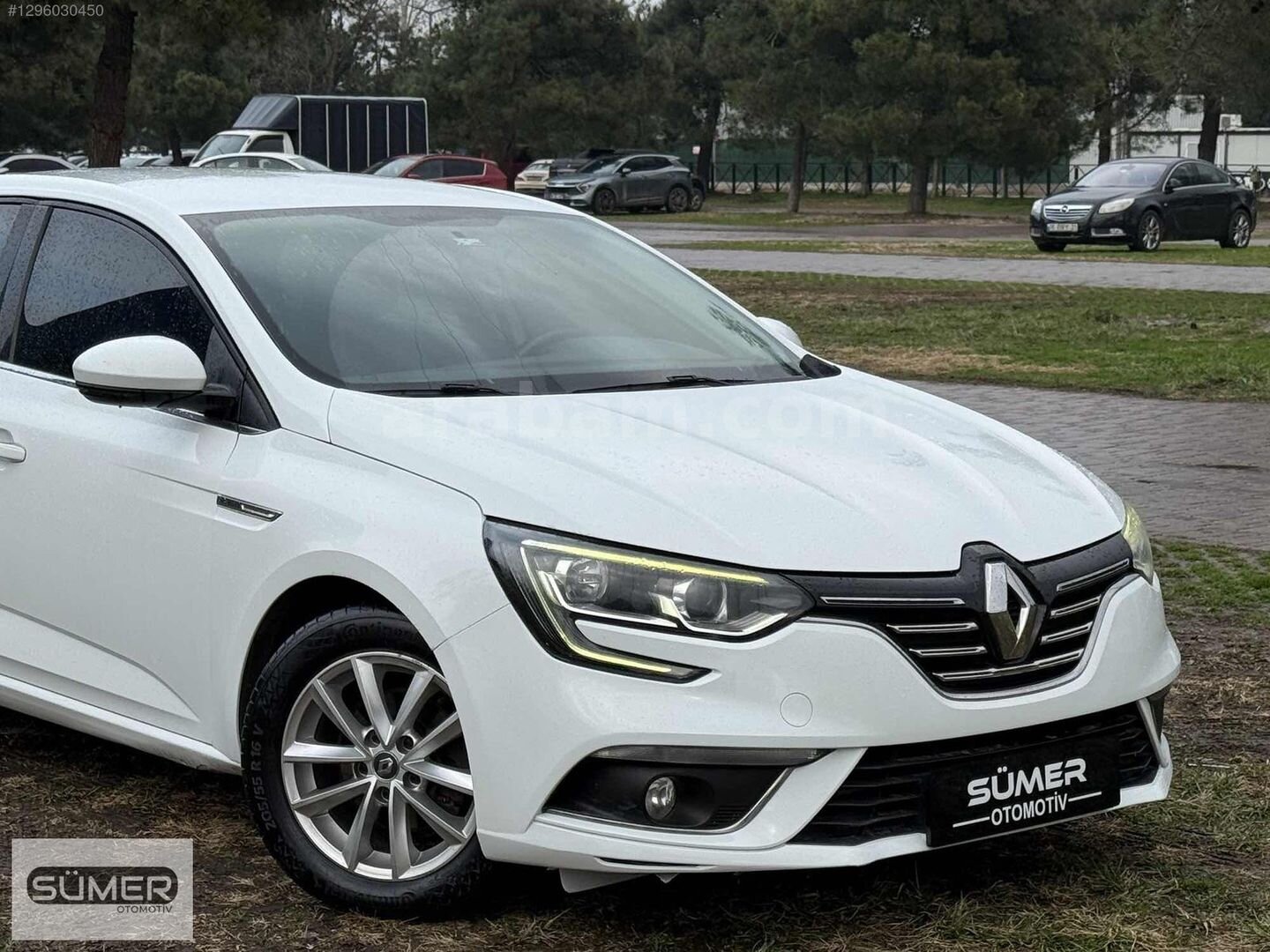 Galeriden Renault Megane 1.5 dCi Touch 2017 Model Bursa 167.000 km Beyaz 2