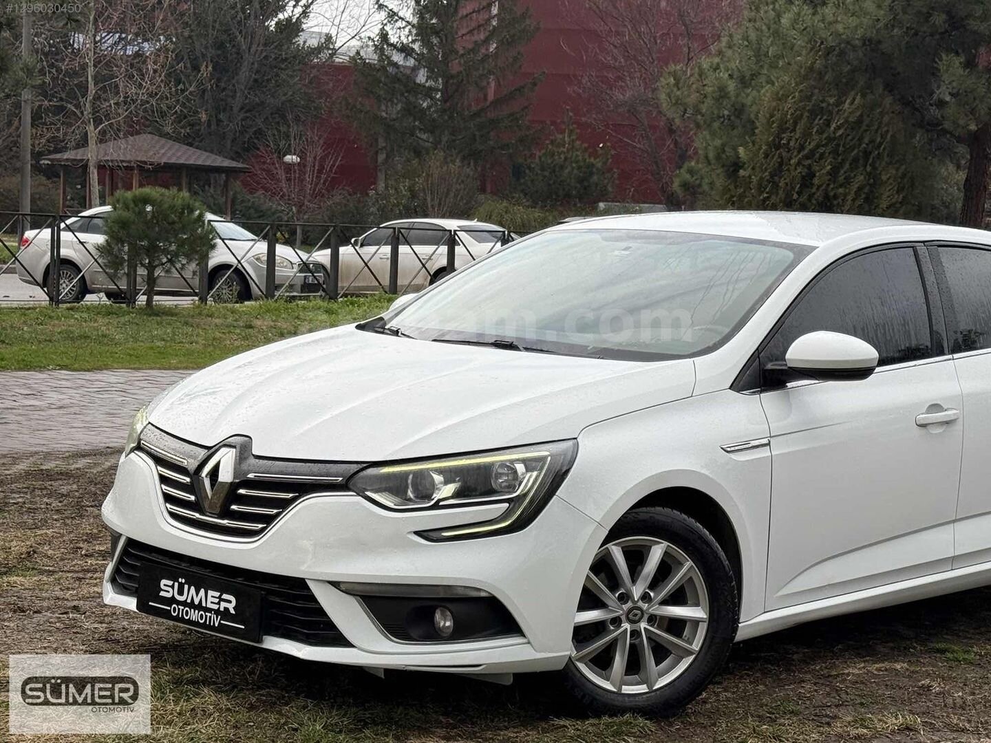 Galeriden Renault Megane 1.5 dCi Touch 2017 Model Bursa 167.000 km Beyaz 3