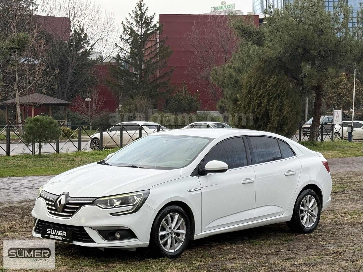 Galeriden Renault Megane 1.5 dCi Touch 2017 Model Bursa 167.000 km Beyaz 5