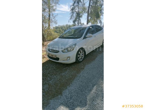 Sahibinden Hyundai Accent Blue 1.6 CRDI Prime 2012 Model Antalya 204.500 km Beyaz