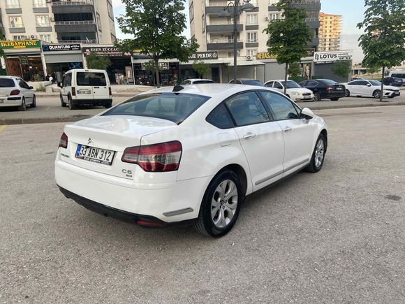 Bakımlı-Temiz 2012 model Citroen C5 1.6 e-HDi Confort   