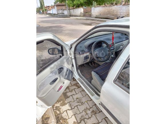 Sahibinden Renault Clio 1.4 Authentique 2004 Model