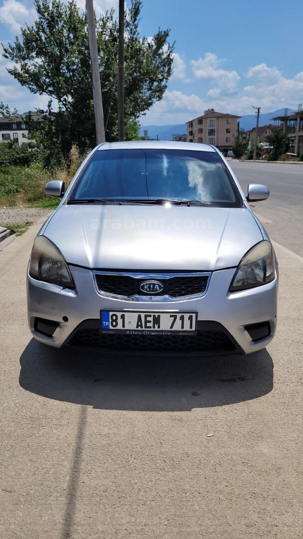 Sahibinden Kia Rio 1.4 EX Comfort 2010 Model Düzce 196.000 km Gri (Gümüş) 2