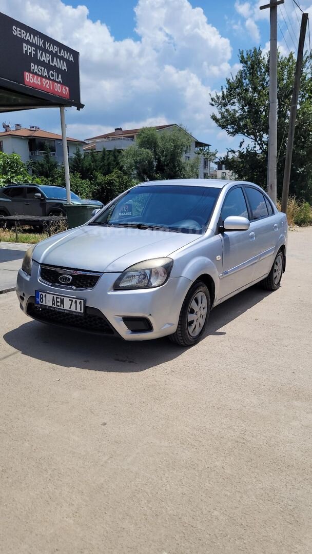 Sahibinden Kia Rio 1.4 EX Comfort 2010 Model Düzce 196.000 km Gri (Gümüş) 1