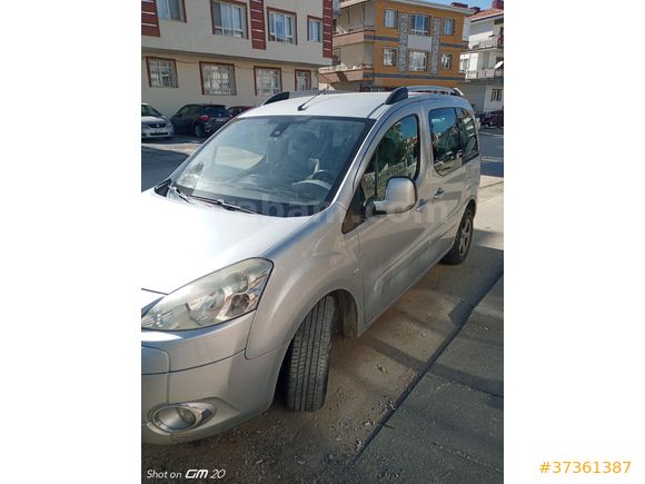 Sahibinden Peugeot Partner 1.6 HDI Premium Pack 2010 Mode yük görmüş bir araç degil,muayeneı sıfır,triger seti 22,04.2026 tarihinde komple değişti