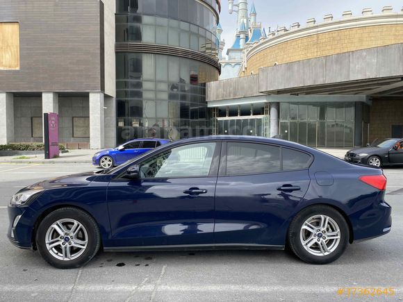 DÜŞÜK KM’Lİ BOYASIZ HATASIZ TRAMERSİZ ARAÇ