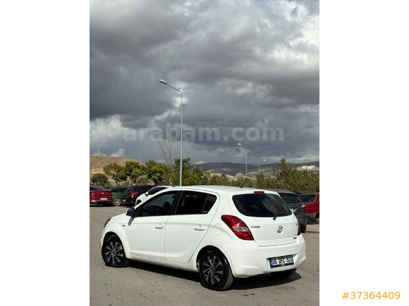 Sahibinden Hyundai i20 1.4 CRDi Style 2011 Model