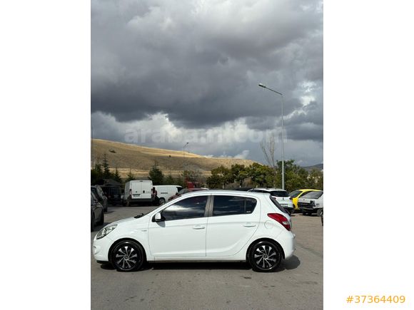 Sahibinden Hyundai i20 1.4 CRDi Style 2011 Model