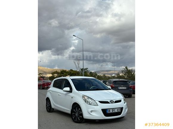 Sahibinden Hyundai i20 1.4 CRDi Style 2011 Model