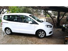 Sahibinden Ford Tourneo Courier 1.5 TDCi Delux 2023 Model 22000KM  Beyaz.  Caravelle veya transporter ile takas düşünülür