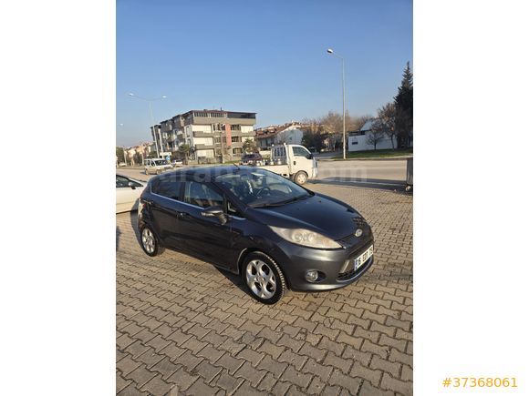 Sahibinden Ford Fiesta 1.4 Titanium 2010 Model