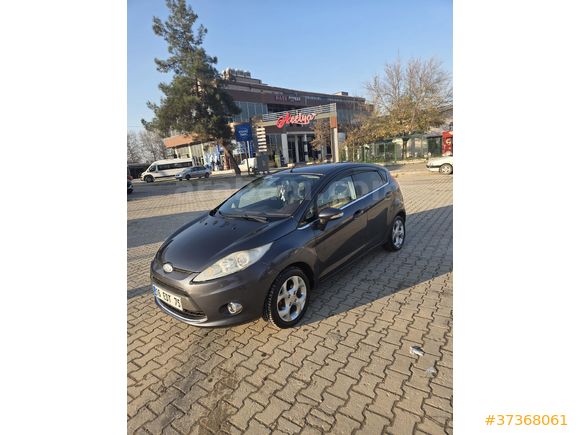 Sahibinden Ford Fiesta 1.4 Titanium 2010 Model