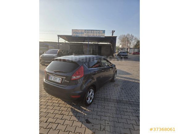 Sahibinden Ford Fiesta 1.4 Titanium 2010 Model