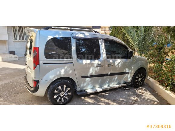 Sahibinden Renault Kangoo Multix 1.5 dCi Authentique 2010 Model  390.320 km Gri (Gümüş)