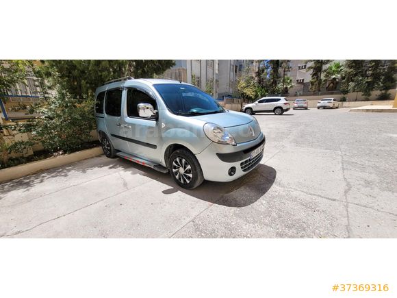 Sahibinden Renault Kangoo Multix 1.5 dCi Authentique 2010 Model  390.320 km Gri (Gümüş)