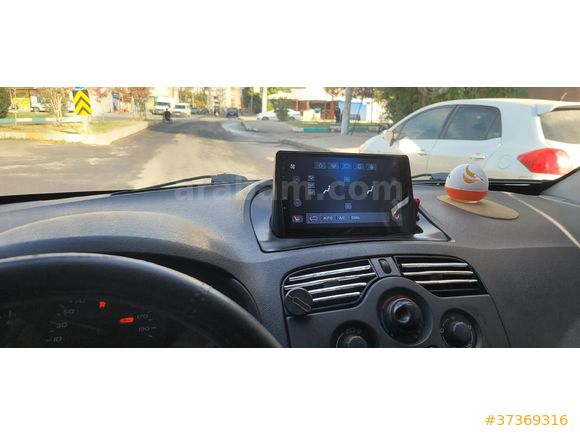 Sahibinden Renault Kangoo Multix 1.5 dCi Authentique 2010 Model  390.320 km Gri (Gümüş)