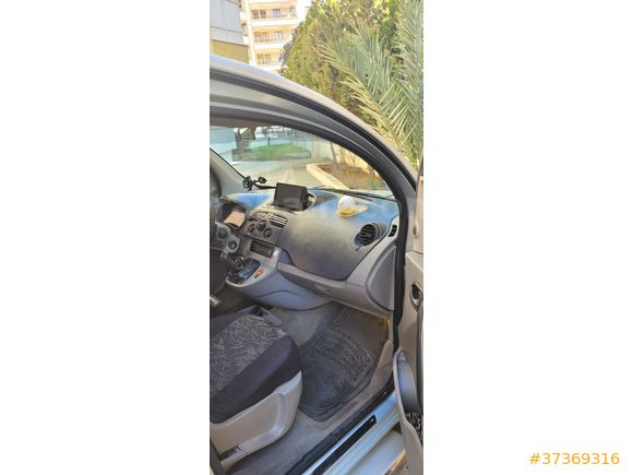 Sahibinden Renault Kangoo Multix 1.5 dCi Authentique 2010 Model  390.320 km Gri (Gümüş)