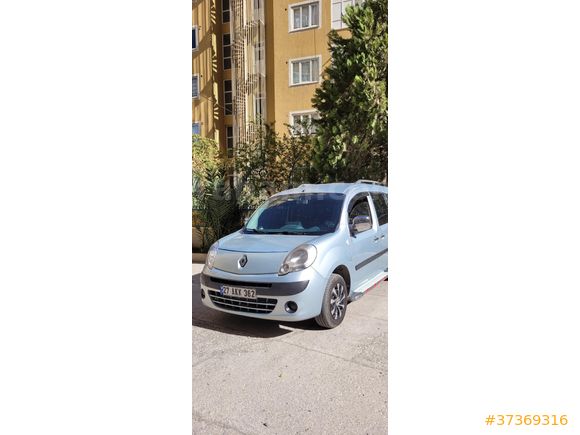 Sahibinden Renault Kangoo Multix 1.5 dCi Authentique 2010 Model  390.320 km Gri (Gümüş)