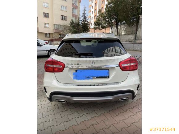 GARAJ ARABASI GLA 180 d AMG