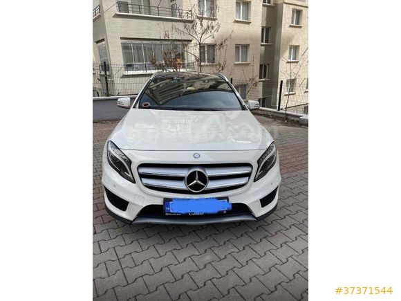 GARAJ ARABASI GLA 180 d AMG