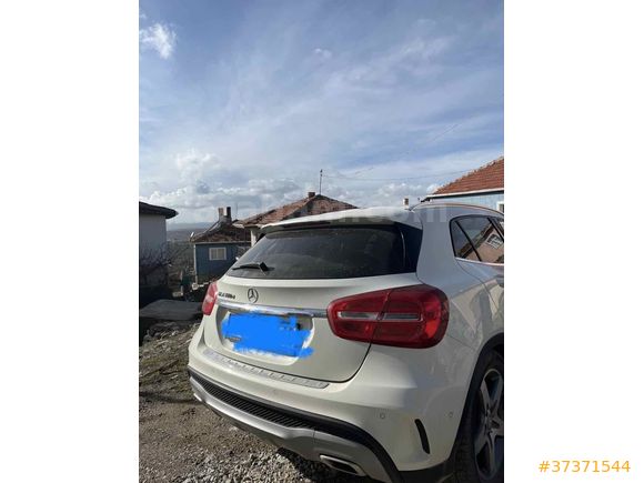 GARAJ ARABASI GLA 180 d AMG