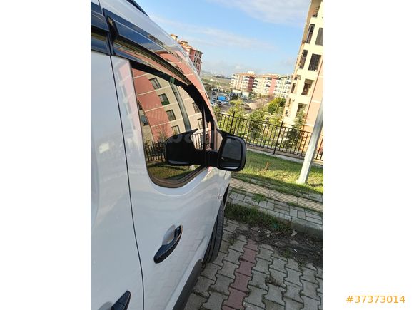 Sahibinden Opel Combo 1.5 CDTI Essential 2025 Model