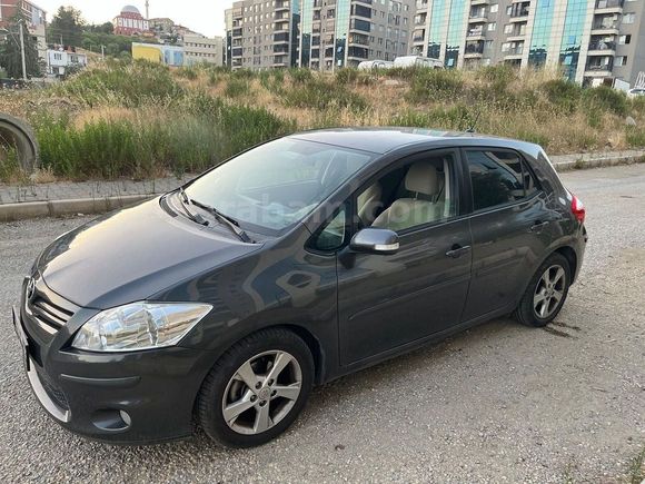 Sahibinden Toyota Auris 1.6 Comfort Extra 2012 Model 