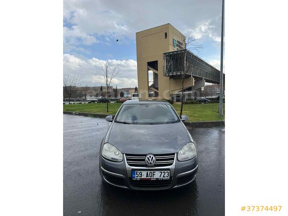 Sahibinden Volkswagen Jetta 1.6 TDi Primeline 2011 Model  270.000 km Füme