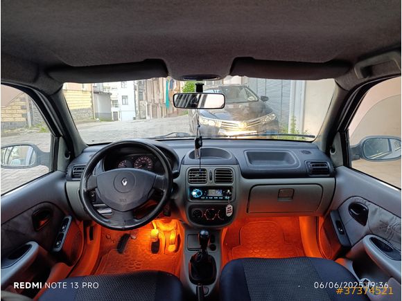 tek parça boyalı Renault Clio 1.5 dCi Authentique 2003 Model