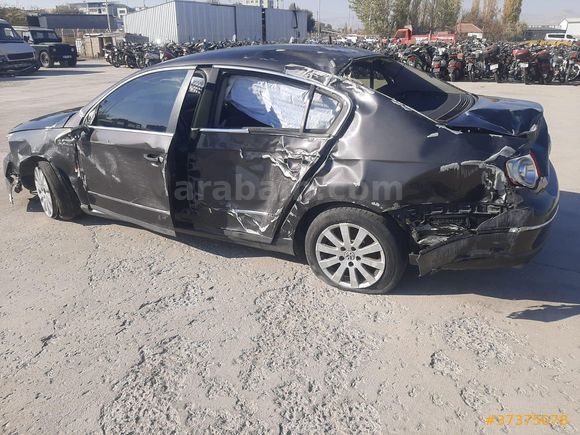 KAREN YEDİEMİN'DEN 2006 PASSAT 2.0 FSI OTOMATİK 166.000 KM DE