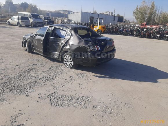 KAREN YEDİEMİN'DEN 2006 PASSAT 2.0 FSI OTOMATİK 166.000 KM DE