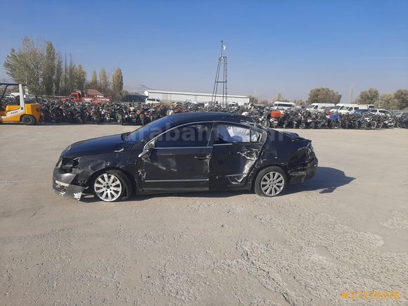 KAREN YEDİEMİN'DEN 2006 PASSAT 2.0 FSI OTOMATİK 166.000 KM DE