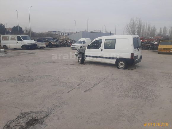 KAREN YEDİEMİN'DEN PARTNER 2004 MODEL 2.0 HDI 190C